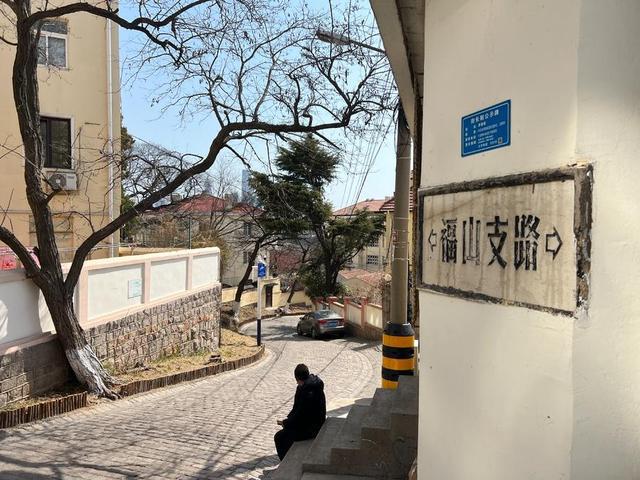 人文青岛墙绘故居藏于小巷中——福山支路彩绘出圈追溯背后的人文踪迹和文化密码(图10)